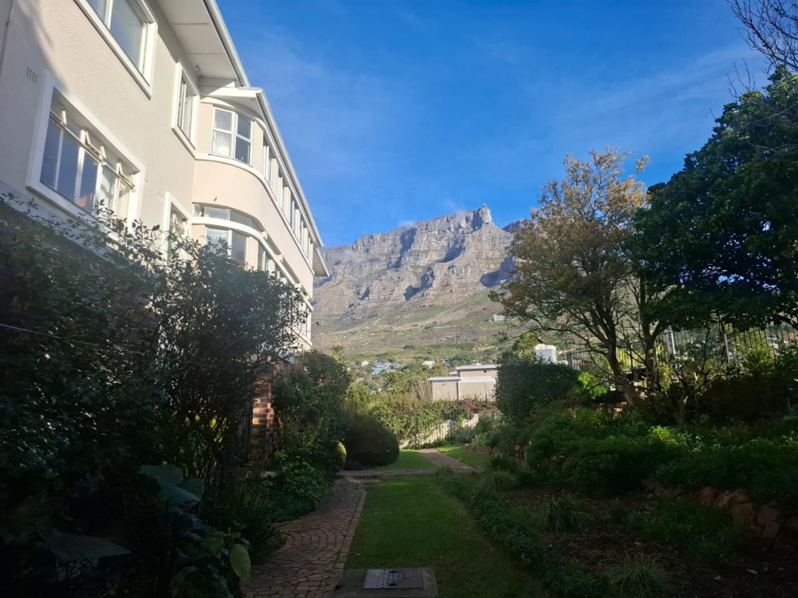 To Let 2 Bedroom Property for Rent in Gardens Western Cape